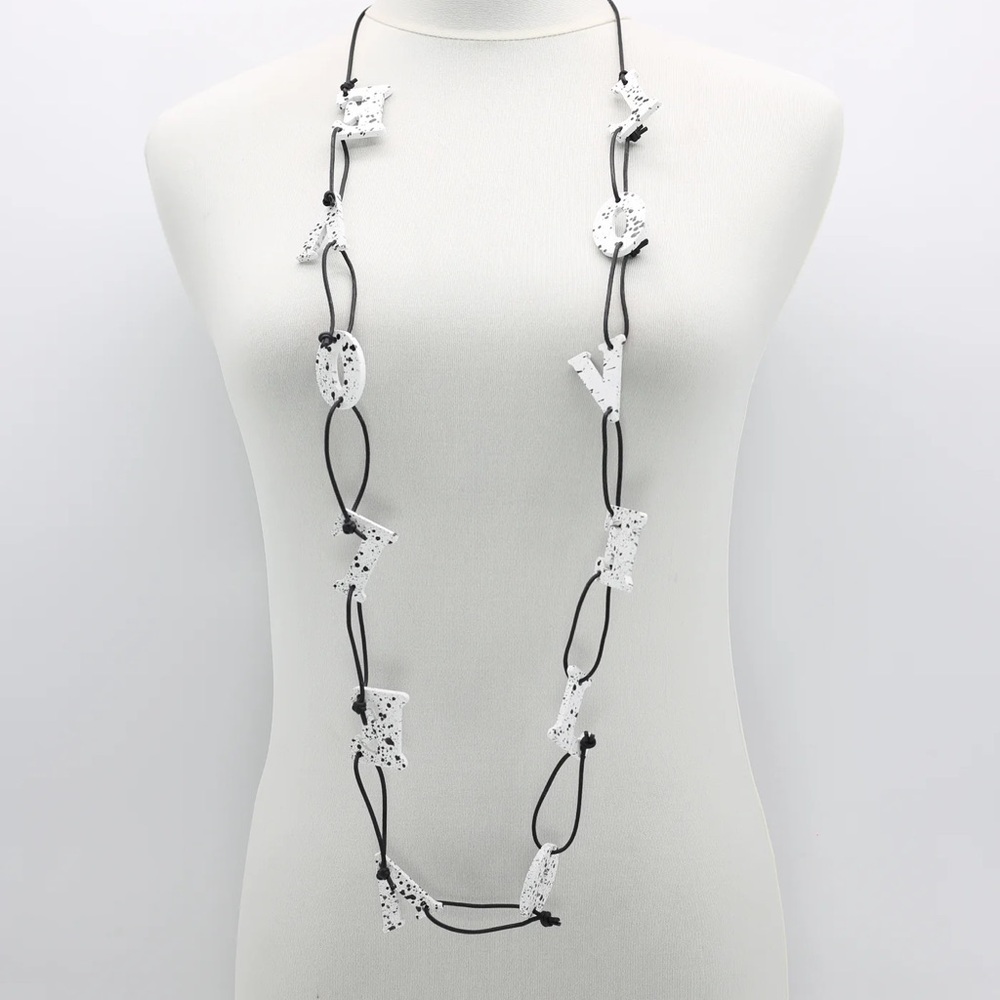 JIANHUI LONDON Necklace - Big Love - White and Black